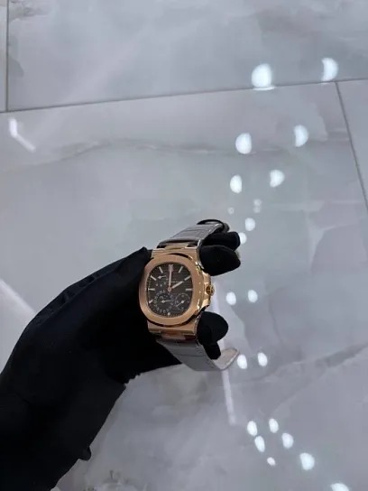 PATEK PHILIPPE Nautilus Rose Gold Leather